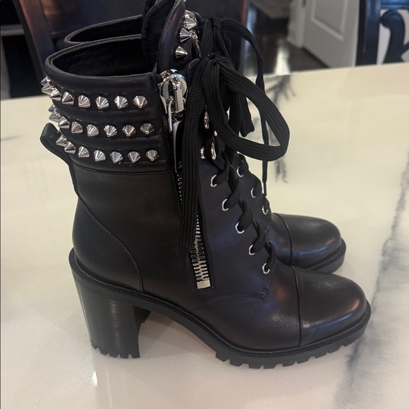 Christian louboutin 40 Black Studded Lace-Up Ankle Boots. Perfect condition - Picture 4 of 9